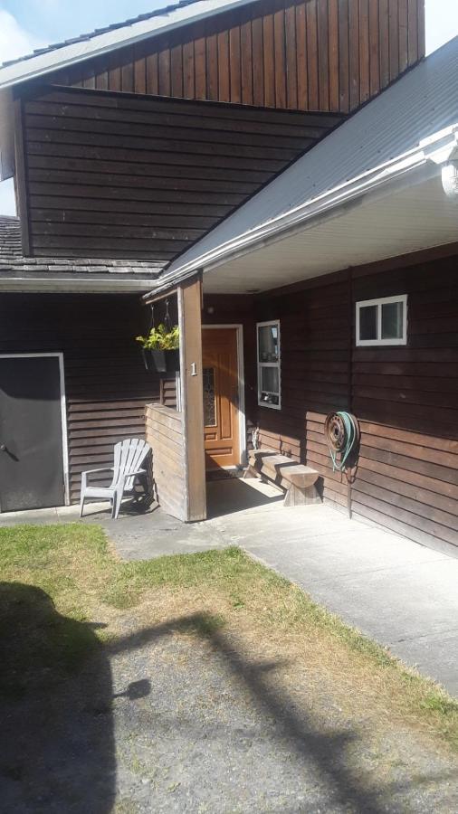 Orca Lodge Sointula Exterior photo